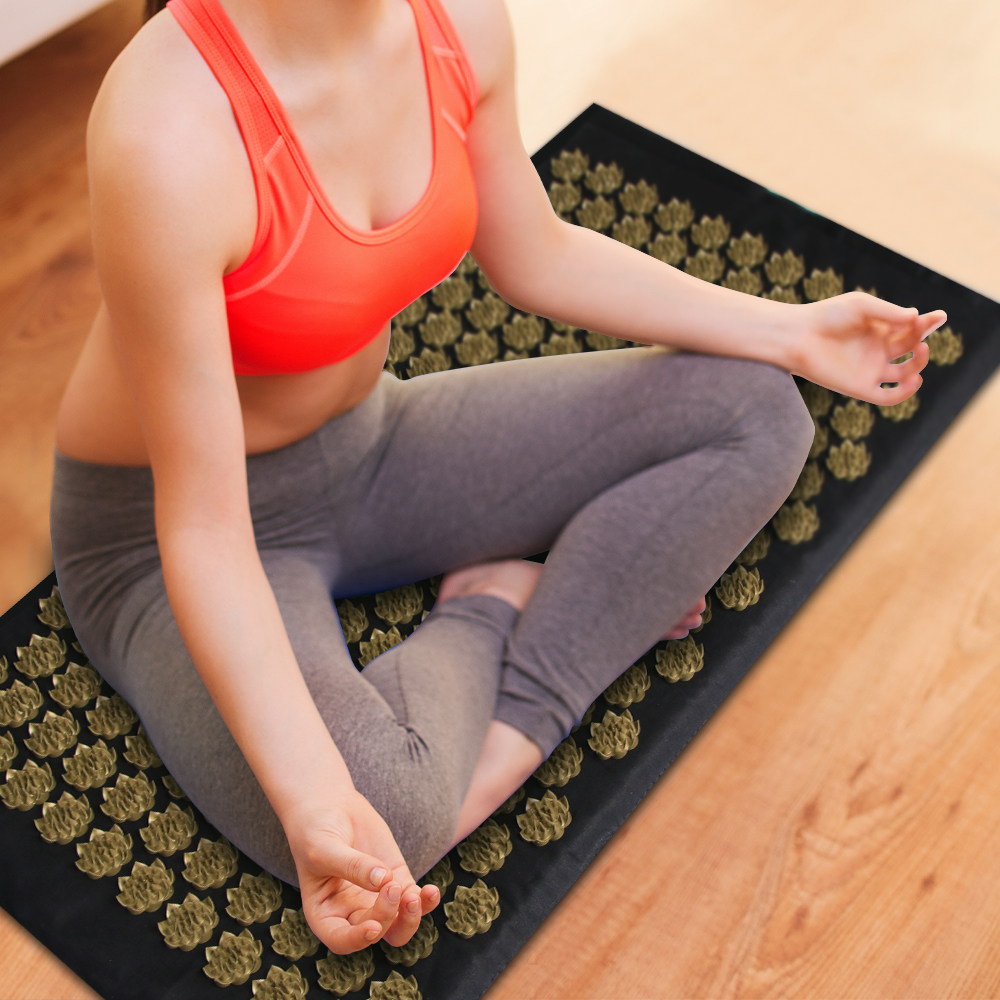 Relieve tension and relaxation with the Acupressure Massage Mat and Pillow. Featuring massage heads for neck, waist, back, and buttocks relief, this set provides short-term on/off pressure relief. Crafted from premium materials, it ensures comfort and lasting performance. Mat and pillow for yoga relaxation, fatigue, and swelling relief. Needle-point mat and needle-point pillow.